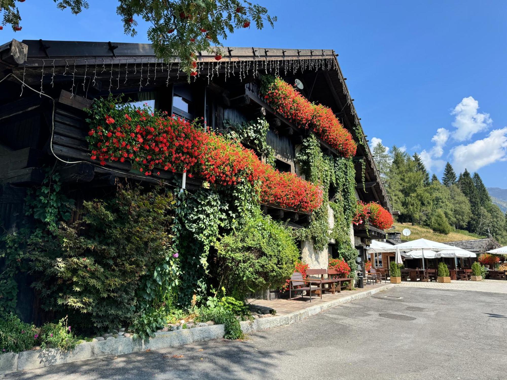 Albergo Ristorante Al Frate Da Streza Madonna di Campiglio Luaran gambar