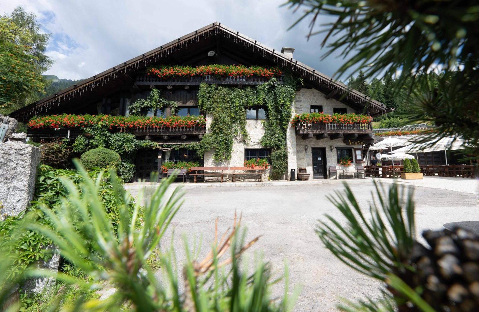 Albergo Ristorante Al Frate Da Streza Madonna di Campiglio Luaran gambar