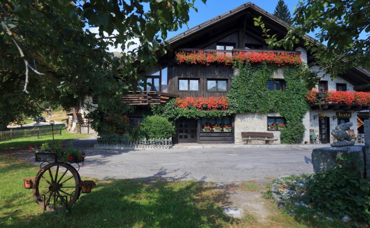 Albergo Ristorante Al Frate Da Streza Madonna di Campiglio Luaran gambar